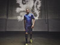 FB体育下载-赛道上的城市对决，F1街道赛焦点战，深圳队连续得分压制广东队