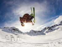 FB体育-卡拉斯科爆发与加拿大压哨绝杀，冰球场上的唯一性瞬间