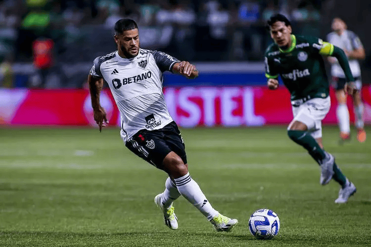 关于圣埃蒂安主场击败梅斯，稳固积分榜前列的信息