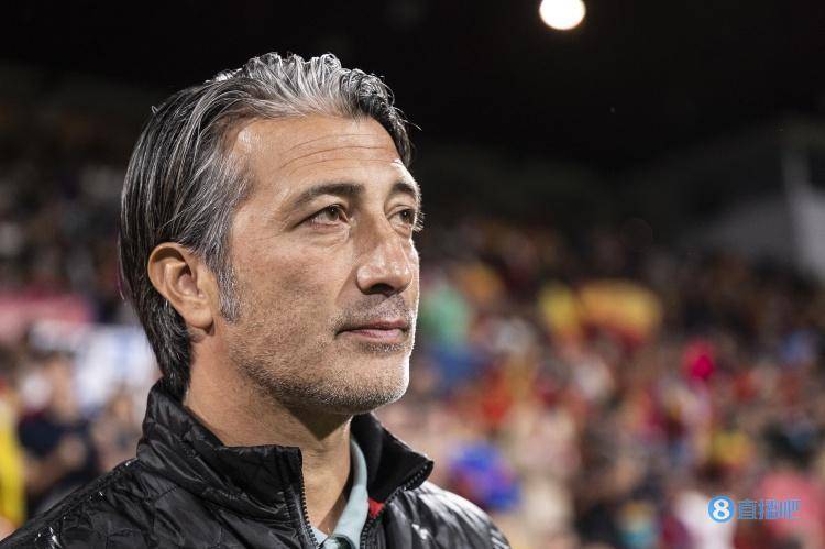 包含瑞士球员受伤退出赛事话题热议不断的词条