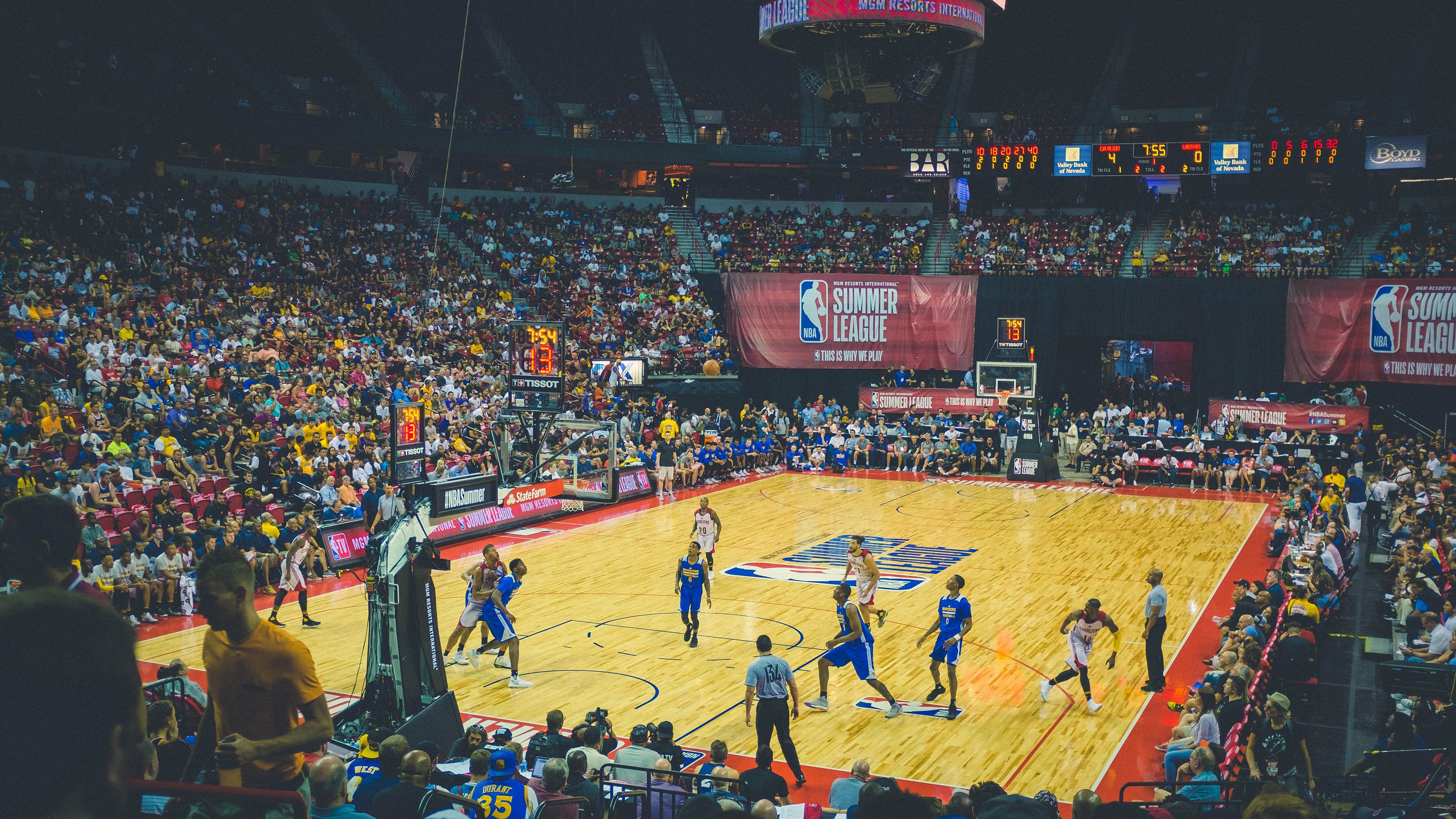 当深圳速度遭遇热火强度,霍勒迪的火热状态如何点燃跨洋篮球想象