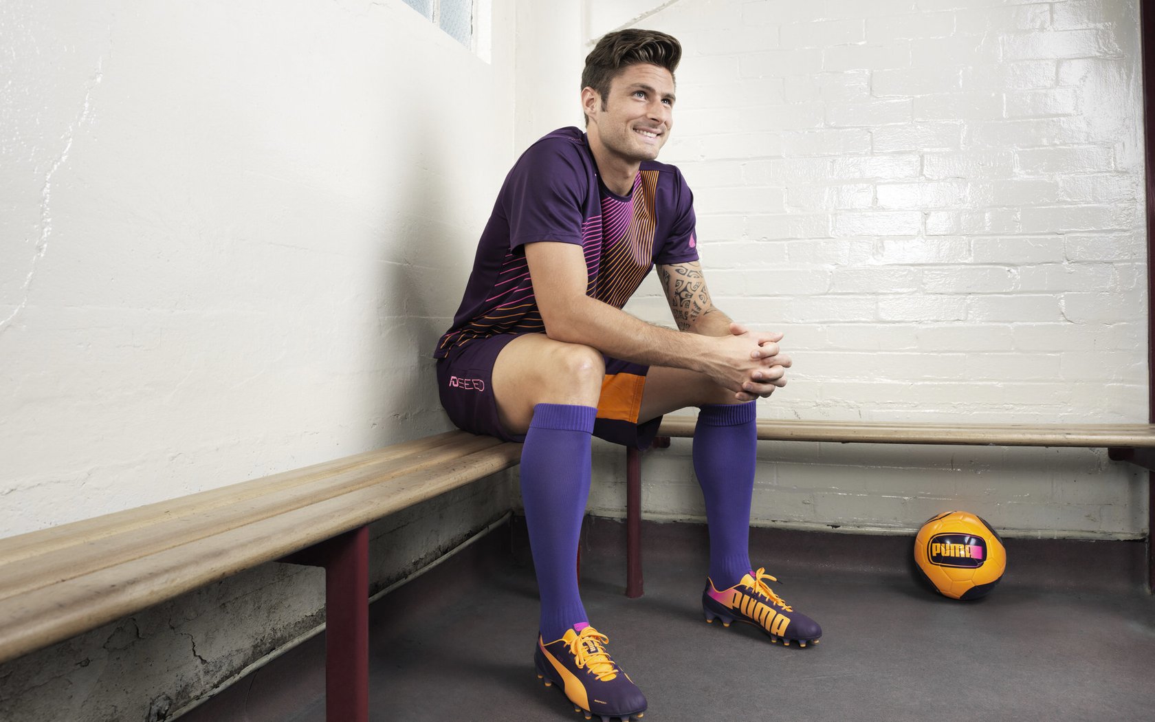 跨界奇迹，当萨拉赫的F1争冠引擎，点燃南非足球翻盘拜仁的传奇之夜